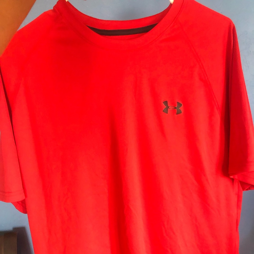 Excellent under armour shirt